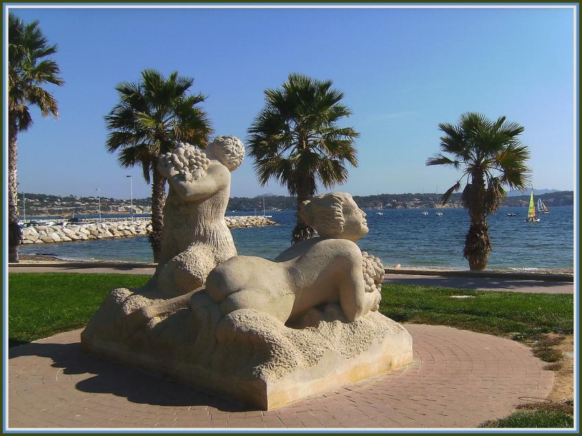 Bandol - Statue sur la plage