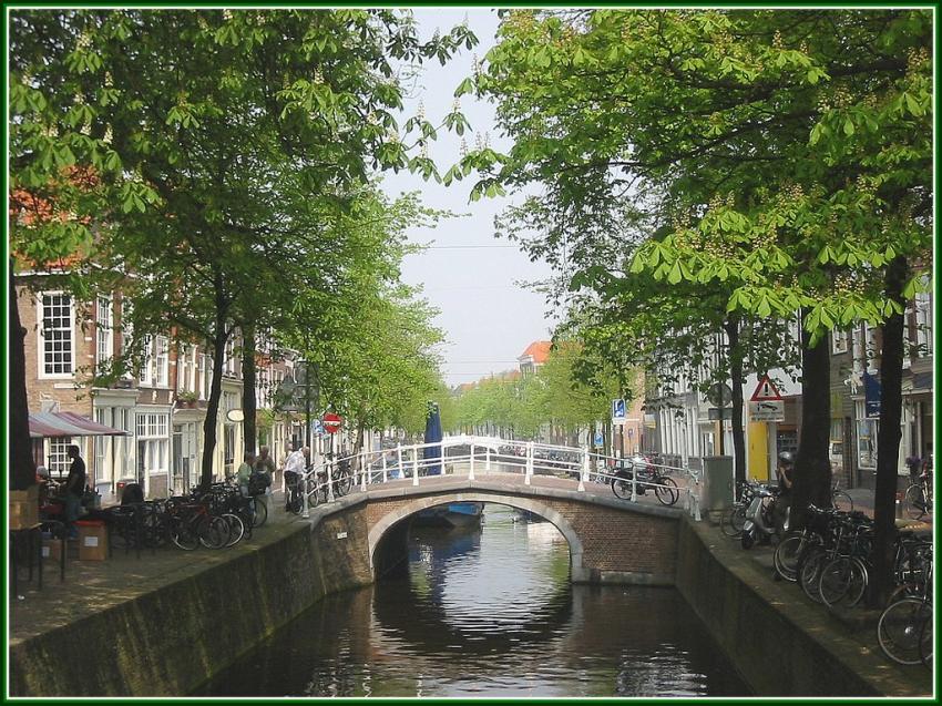 Canal  Delft (Pays-Bas)