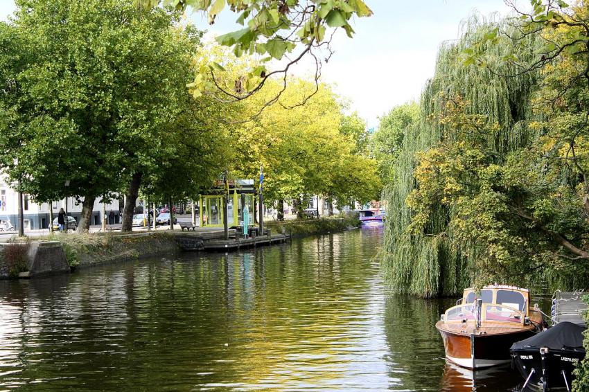 Amsterdam (90) Canal ensoleill