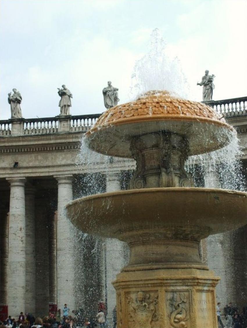 fontaine au Vatican