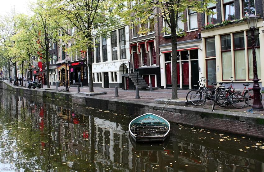 Amsterdam (25)  La barque