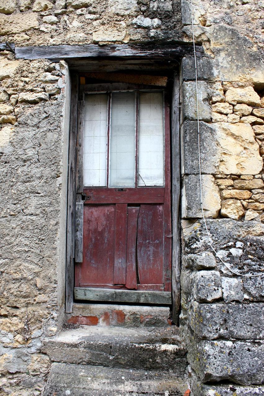 Portes (66) :  Dans le Prigord,  Montignac (43)