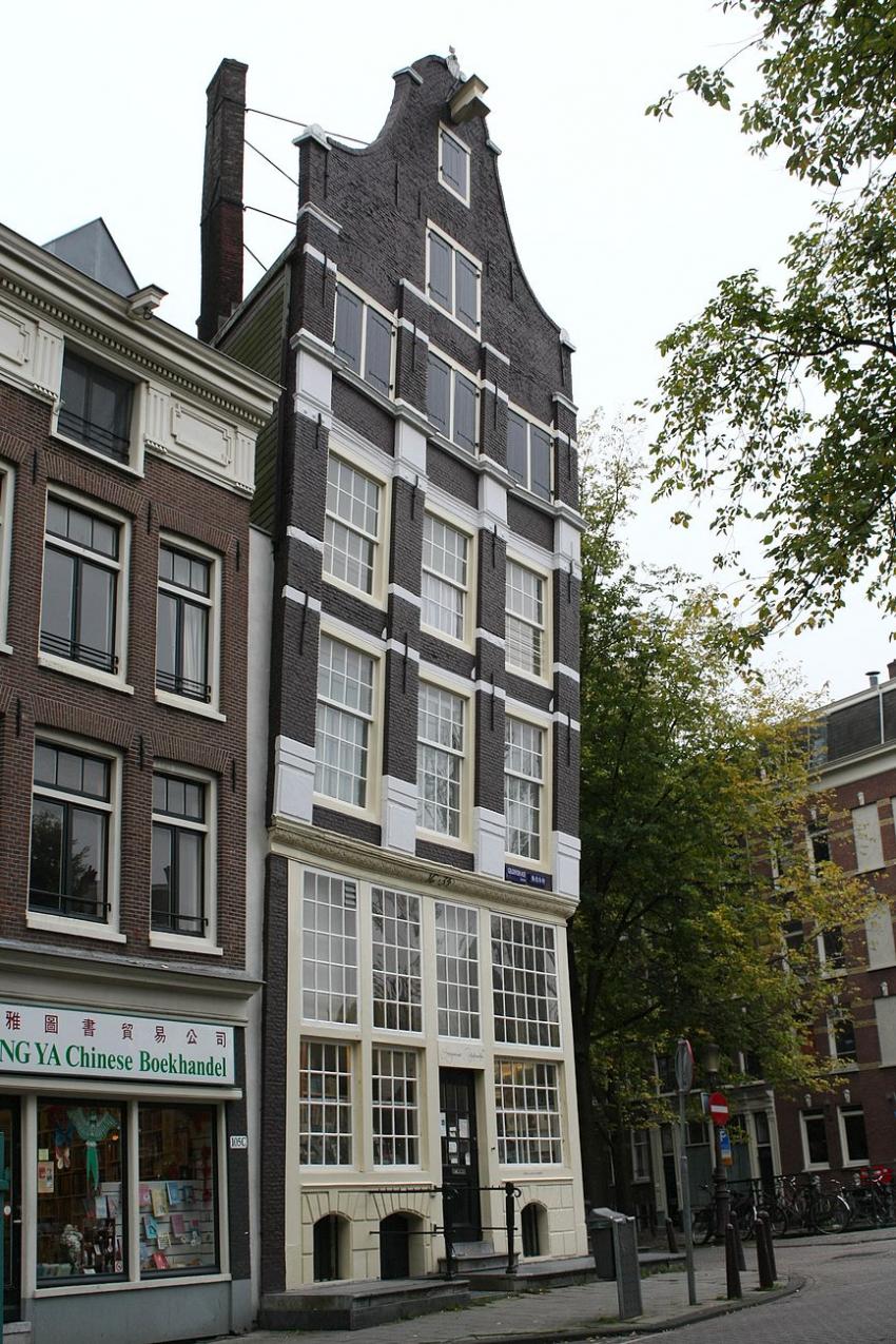 Amsterdam (45) La maison penche !