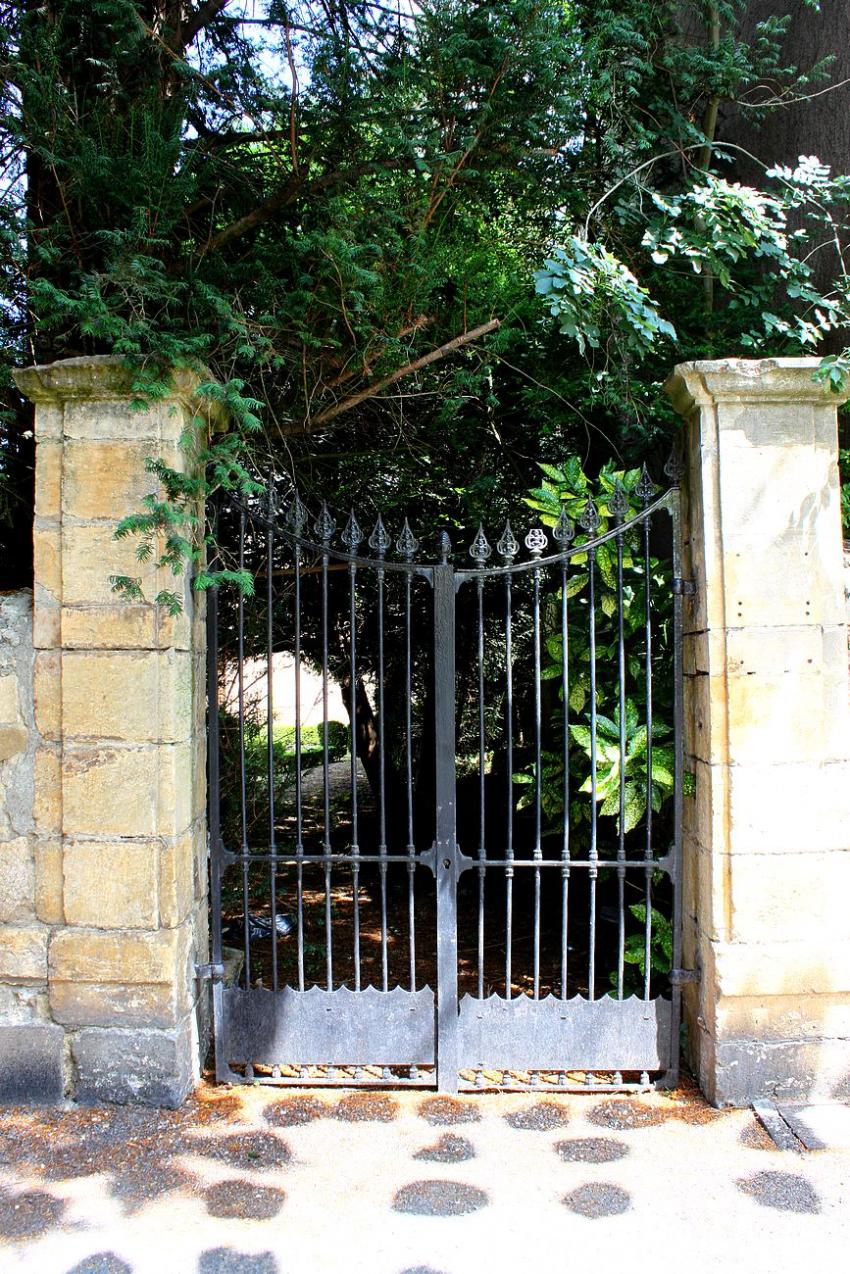 Portes (153) : Dans le Prigord,  Montignac (130)