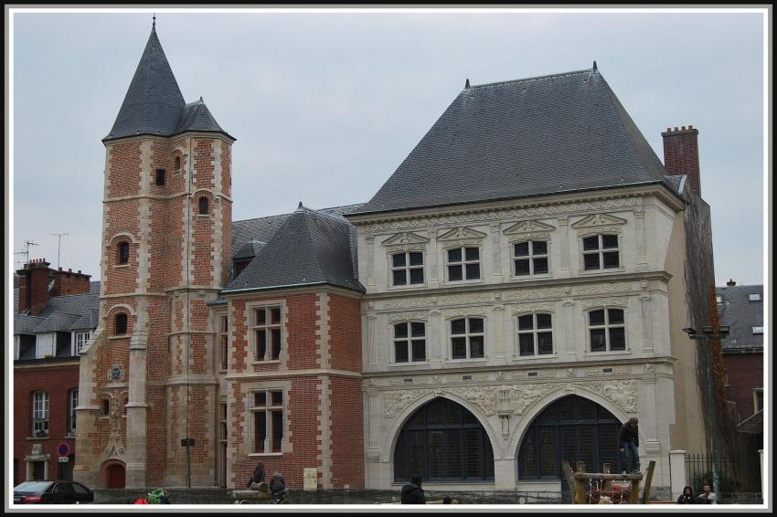 Amiens (80) Le Logis du Roy et la Maison du Sagitt