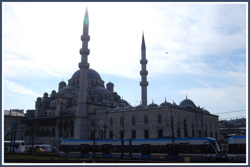 Istanbul - Mosque Eminonu