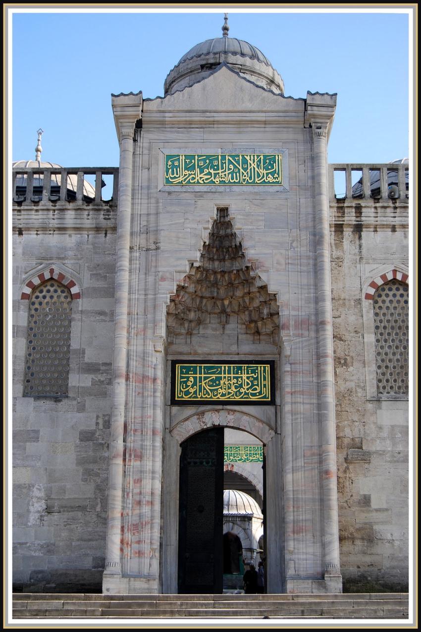 Istanbul - Porte de la Mosque Bleue