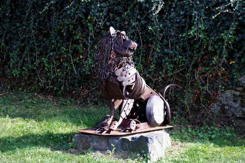 sculpture de Lions a Grezolles
