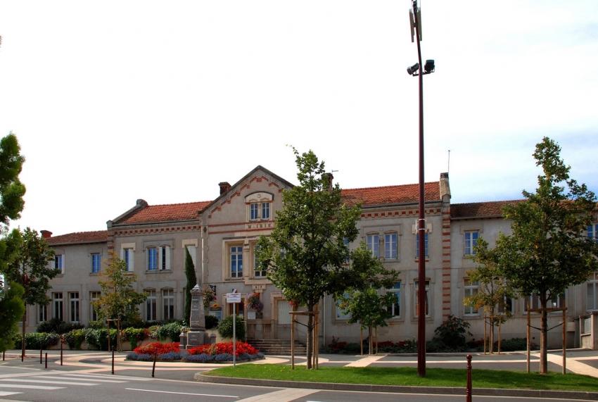 Mairie de Moingt ,Loire 42