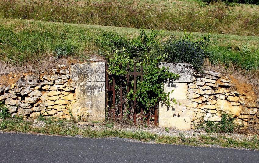 Portes (192) : Dans le Prigord  Montignac (169)