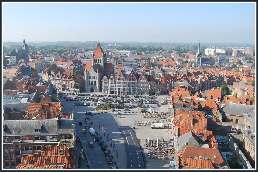 Tournai (Belgique) - Gd Place vue du beffroi