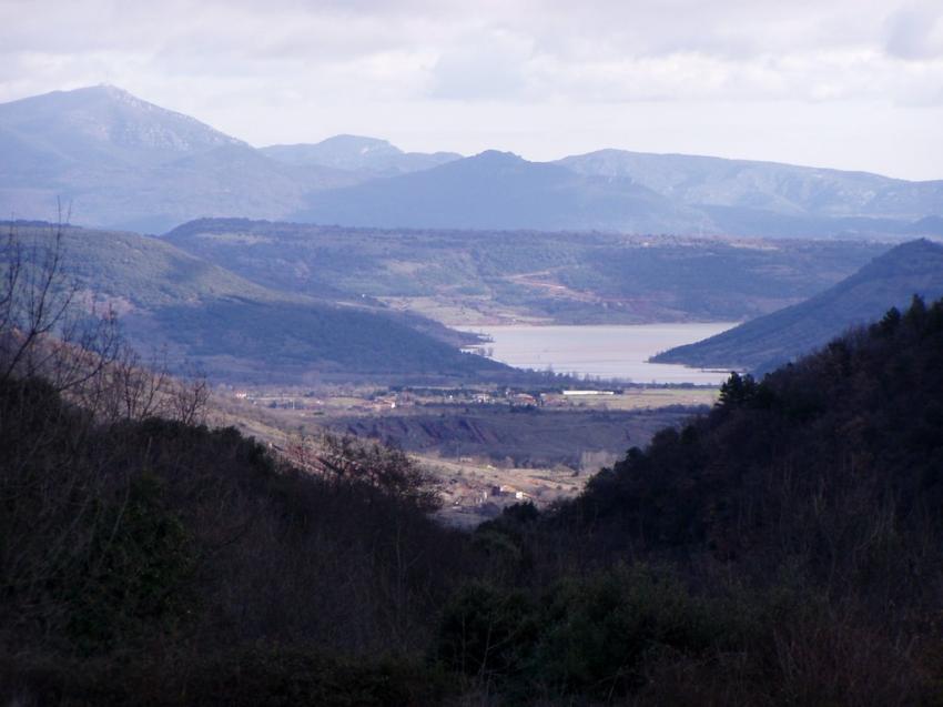 montagne du lac salagou