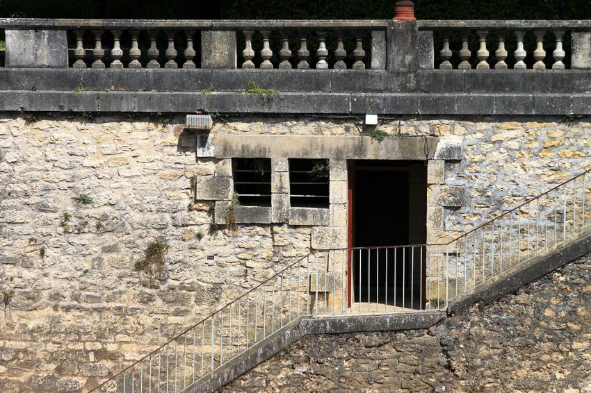 Portes (137) : Dans le Prigord,  Montignac (114)