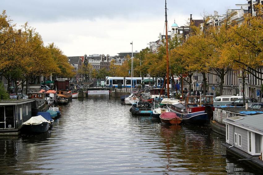 Amsterdam (71) tramway et canal