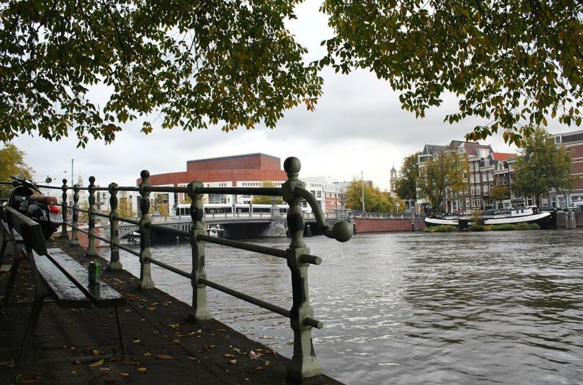 Amsterdam (68) Halte au bord de l'Amstel