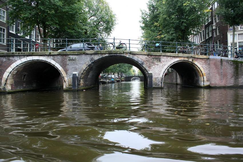 Amsterdam (36) Enfilade de ponts