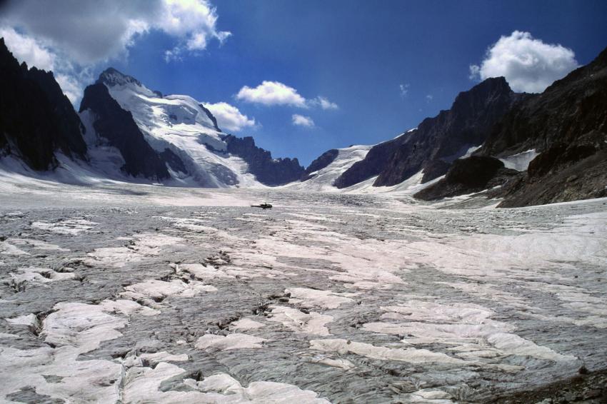 Le glacier blanc, la barre des Ecrins.