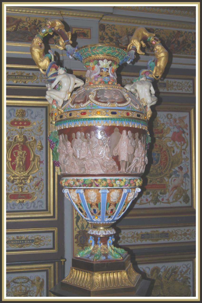 Chateau de Fontainebleau - Vase