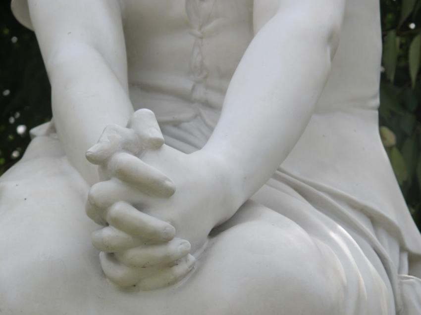 Les mains de Jeanne d'Arc en prière