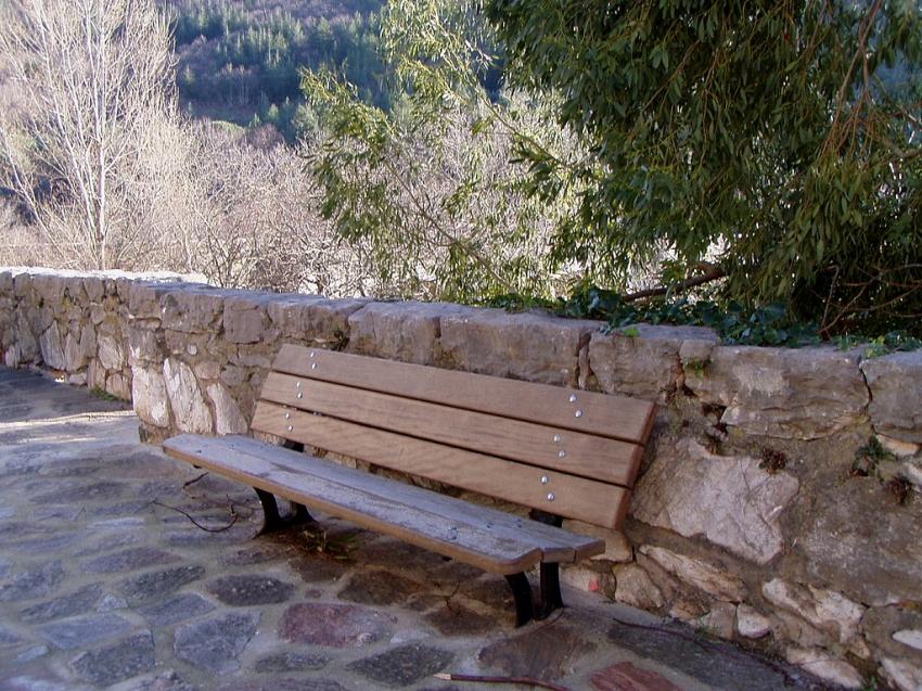 banc du village de premian