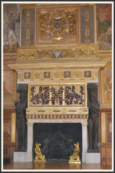 Chateau de Fontainebleau - Cheminée