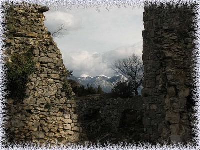 Du chateau médiéval de Soyans ....