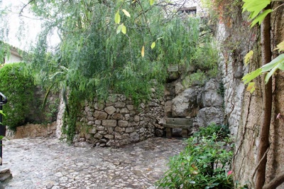 Eze-Village
