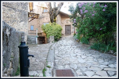 Simiane la Rotonde (04)